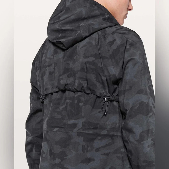 Lululemon The Rain Is Calling Jacket, size 6 - Picture 3 of 16